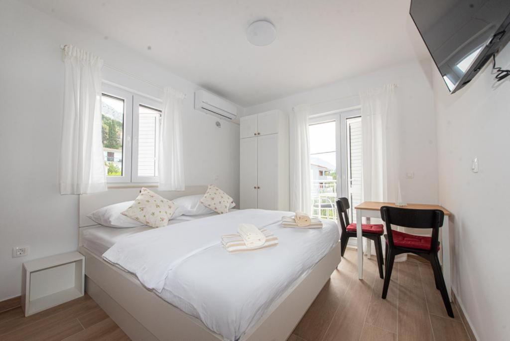 Charming Apartments Duce Omis Exterior photo