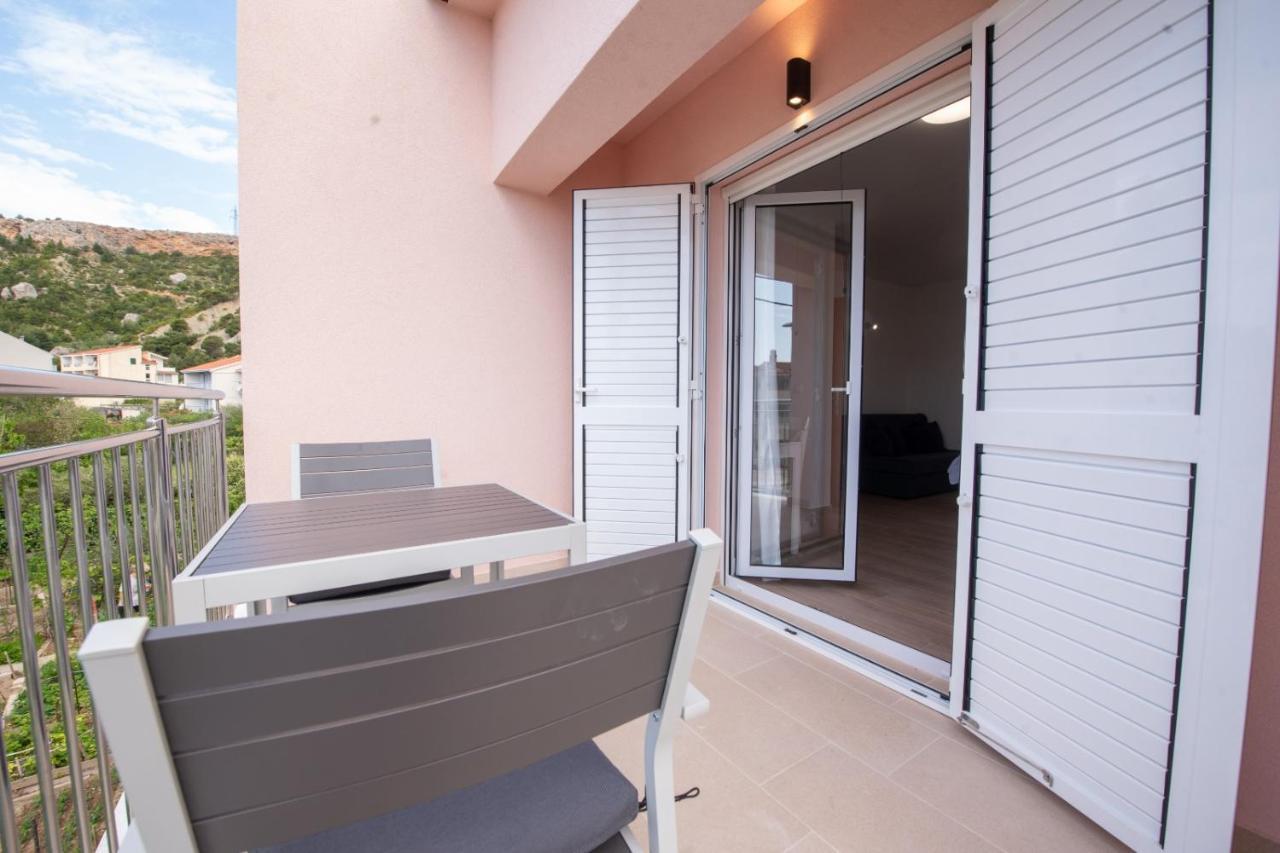 Charming Apartments Duce Omis Exterior photo