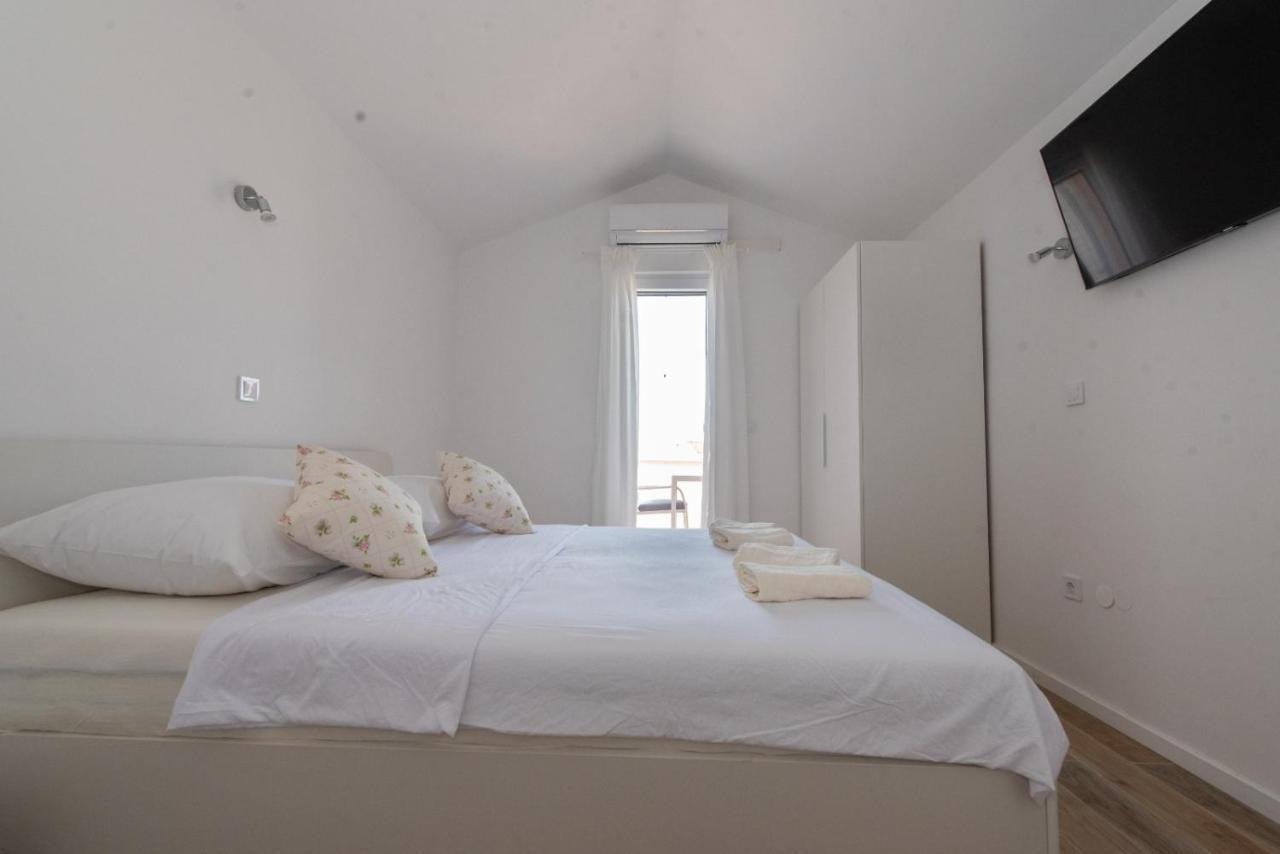 Charming Apartments Duce Omis Exterior photo
